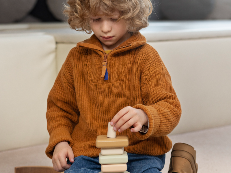 Stimulez la curiosité et la motricité de votre enfant avec des jouets éducatifs de qualité